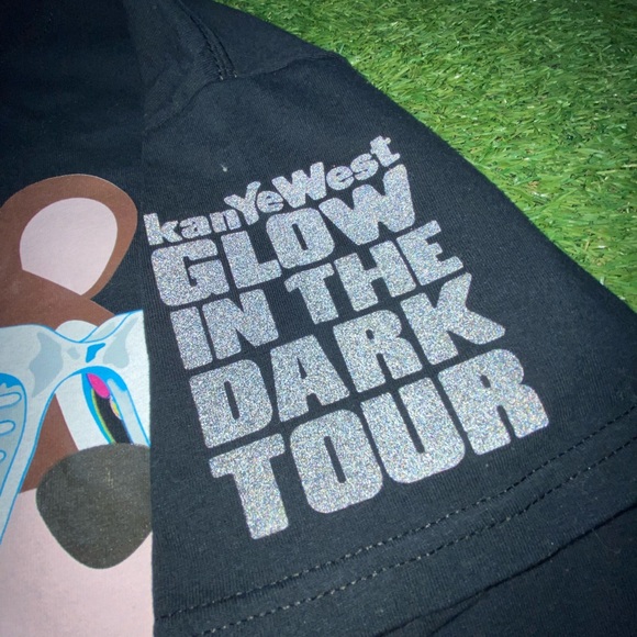 Vintage Y2K 2007 Kanye West Glow in the Dark tour tee men’s size medium - Picture 5 of 8